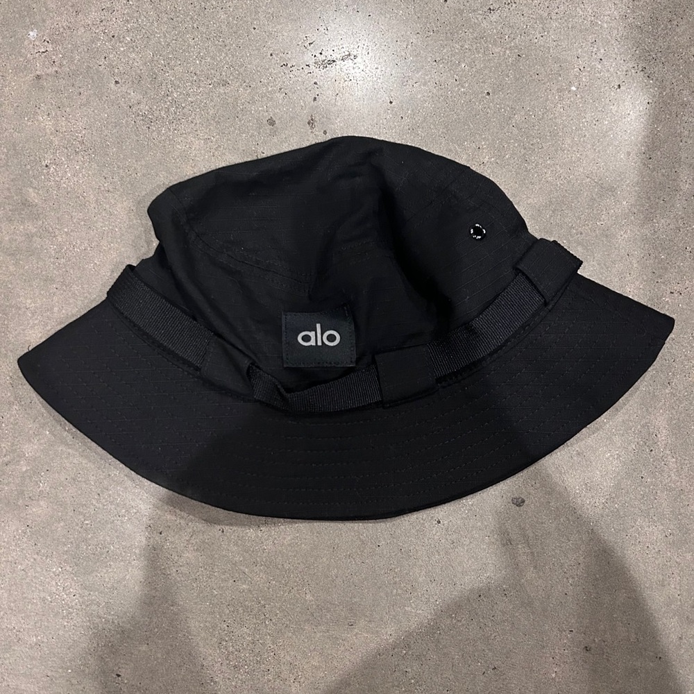 Alo bucket hat BRANDNEW